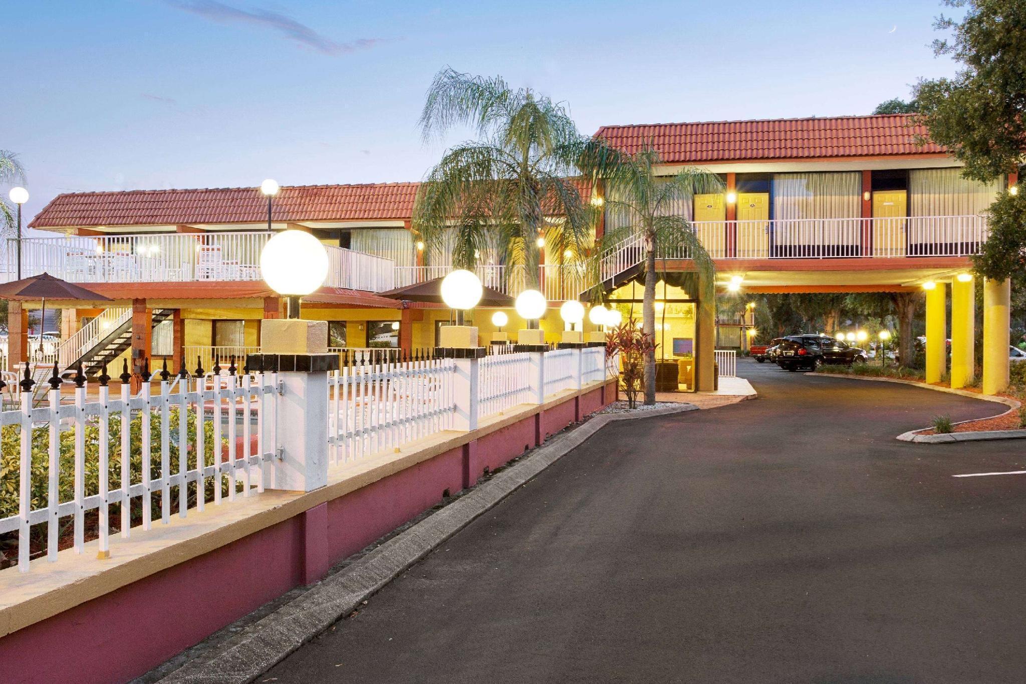 ฮาวเวิร์ด จอห์นสัน บาย วินด์แฮม เคลียร์วอเตอร์ ฟลอริดา Motel ภายนอก รูปภาพ