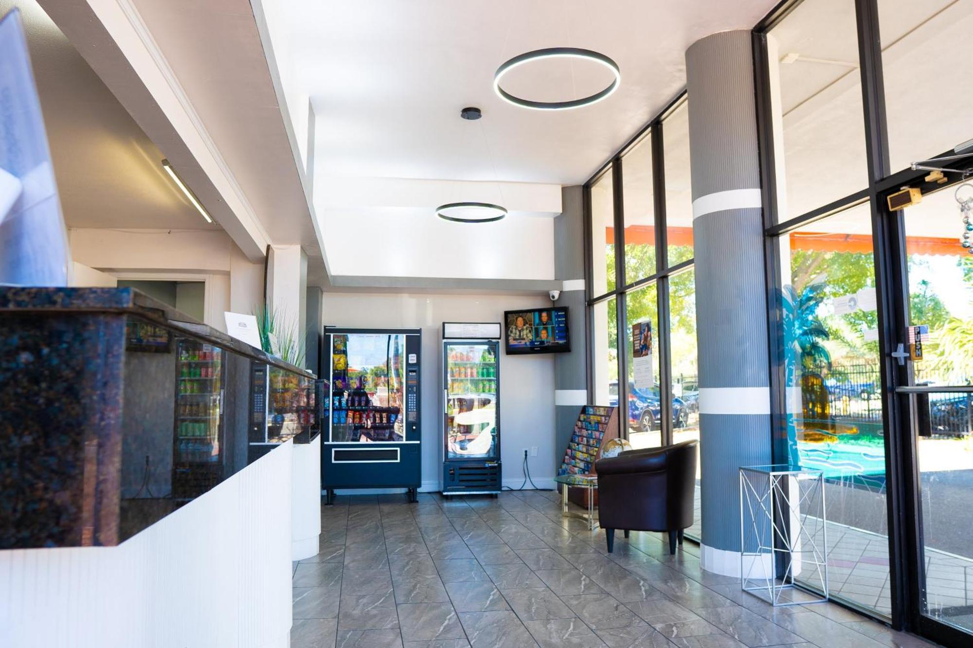 ฮาวเวิร์ด จอห์นสัน บาย วินด์แฮม เคลียร์วอเตอร์ ฟลอริดา Motel ภายนอก รูปภาพ