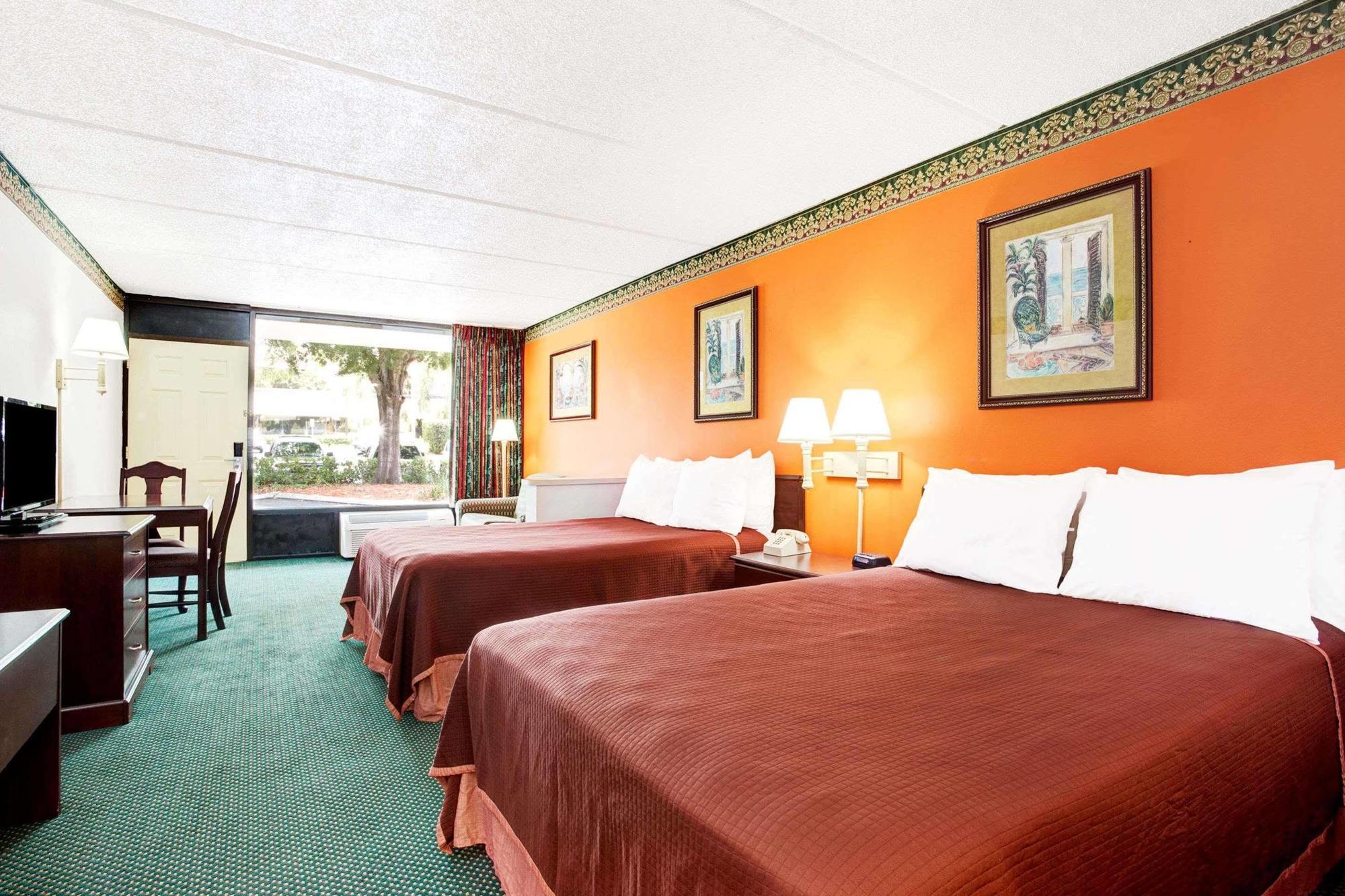 ฮาวเวิร์ด จอห์นสัน บาย วินด์แฮม เคลียร์วอเตอร์ ฟลอริดา Motel ภายนอก รูปภาพ