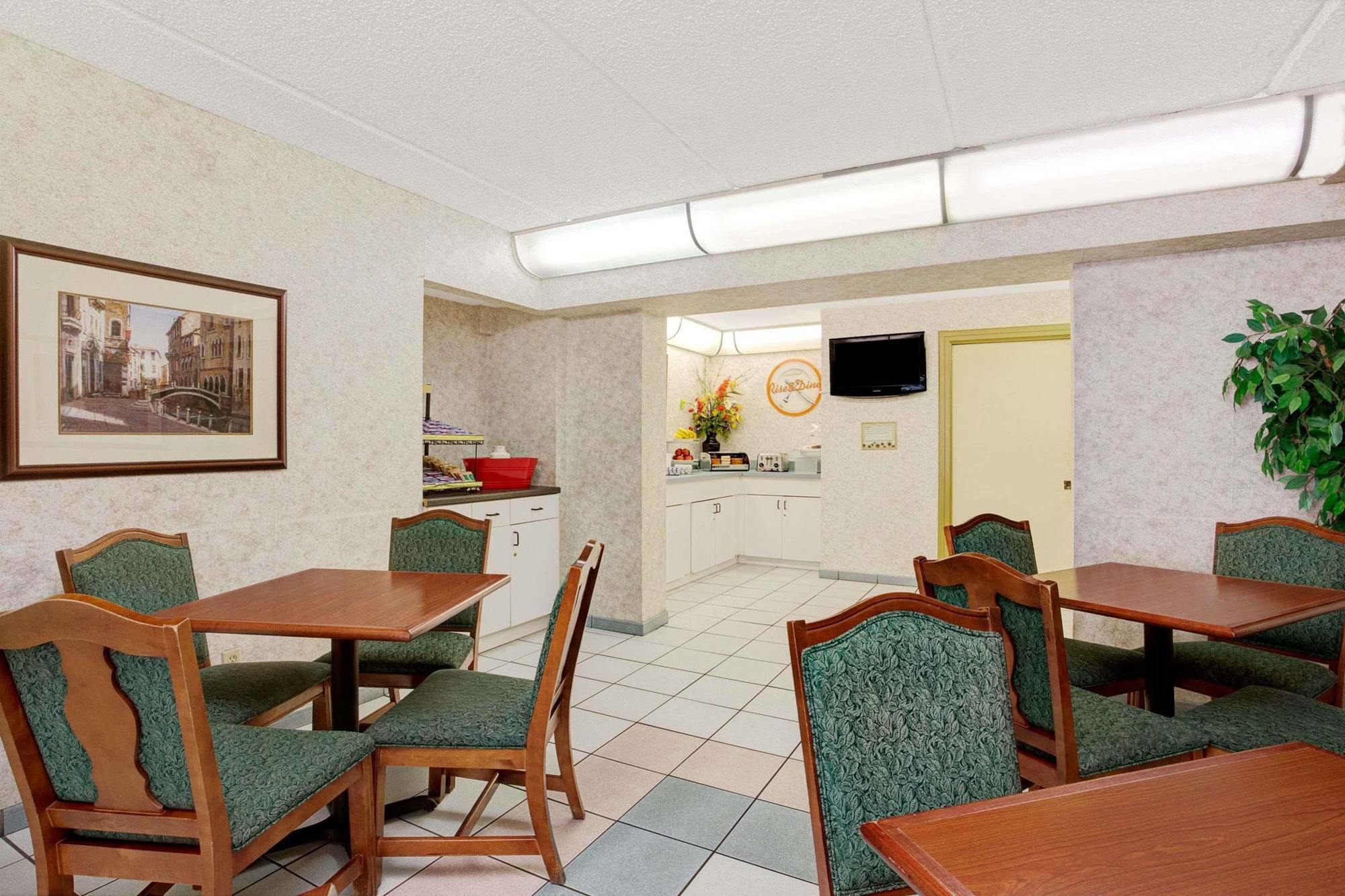 ฮาวเวิร์ด จอห์นสัน บาย วินด์แฮม เคลียร์วอเตอร์ ฟลอริดา Motel ภายนอก รูปภาพ